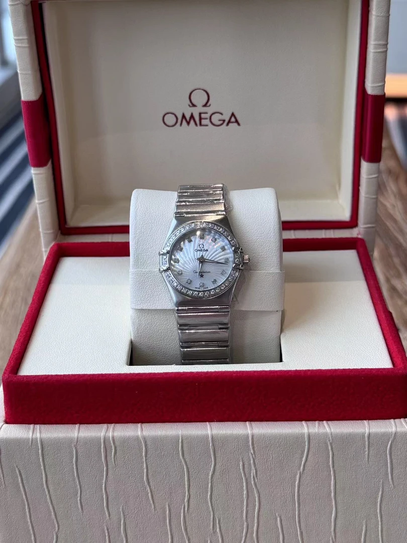 95新 Omega/欧米茄 星座二代纹理贝母内外钻中古女表25盘15.5腕周