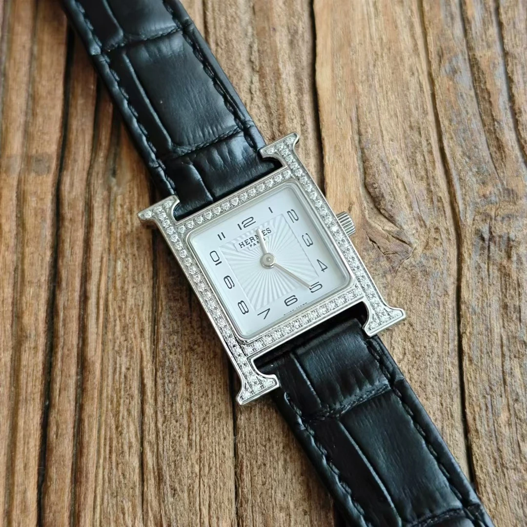 95新 Hermes/爱马仕 放射白盘H盘外钻时尚女表21*21盘16腕周LF