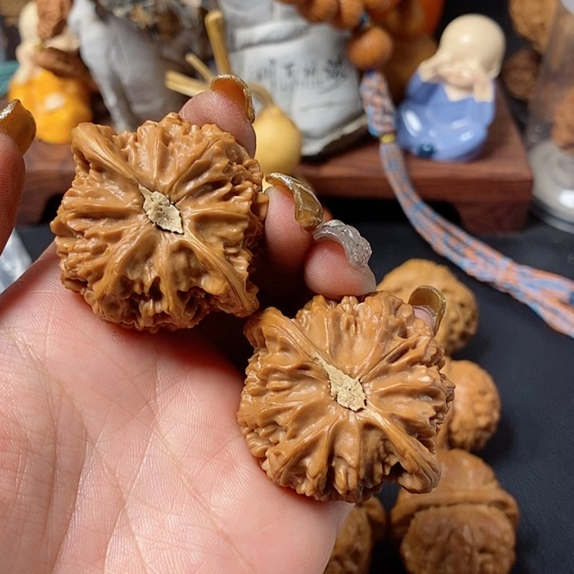 【闪购商品】文玩核桃把件浪