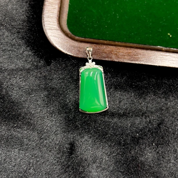 【金漾玉润】S925银镶天然满绿无事牌吊坠天然玉石玛瑙平安无事牌