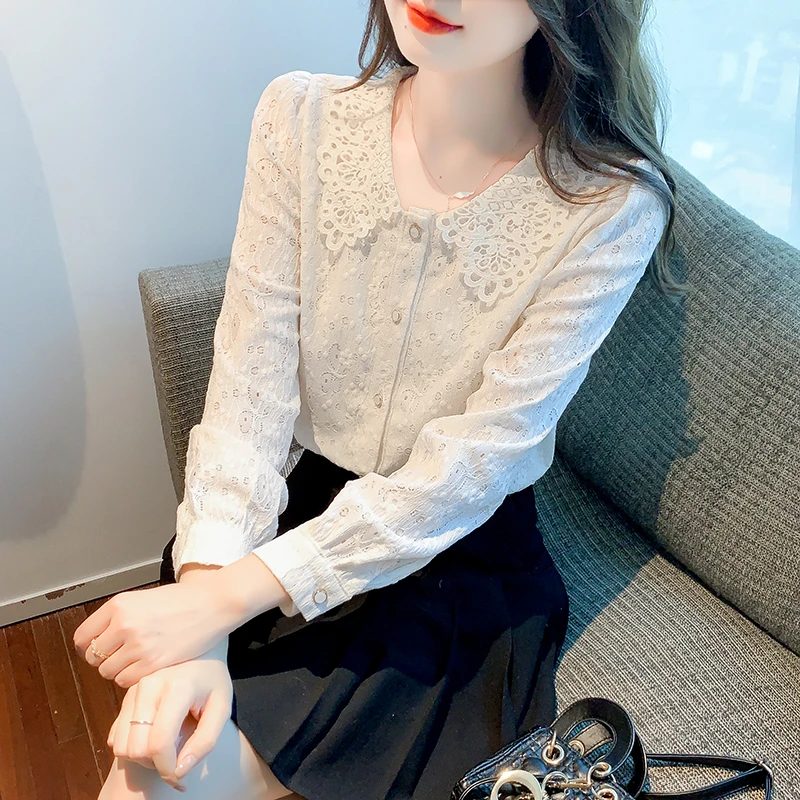 春秋季女装新款法式设计娃娃领蕾丝衬衫女2025洋气减龄长袖打底衫