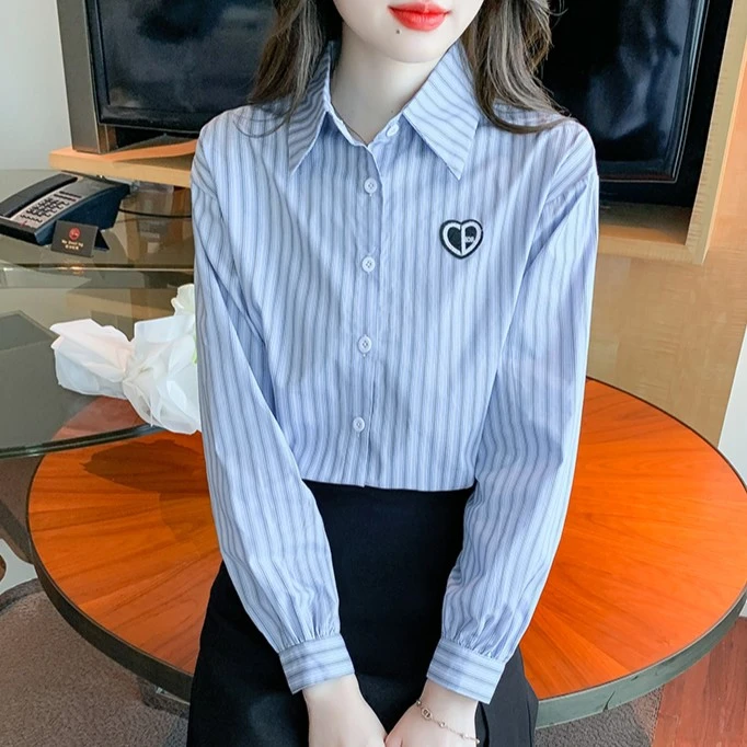 春秋装2025年新款时尚条纹棉布女士衬衫洋气减龄休闲长袖打底衬衣