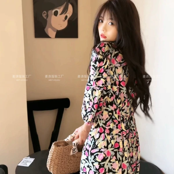 布拉格漫花 连衣裙显瘦气质时尚辣妈收腰赫本风夏季碎花印花长裙