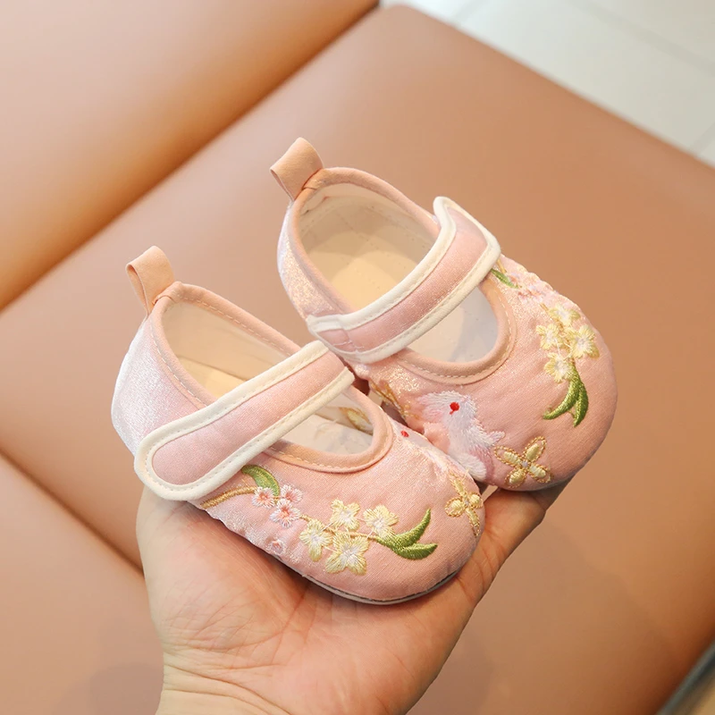 女童汉服鞋子春秋周岁鞋儿童手工布鞋婴儿公主鞋幼儿中国风绣花鞋