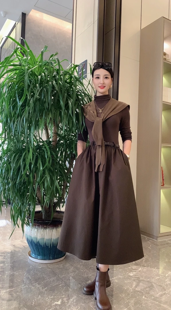 赫本风半高领长袖连衣裙女装A字裙修身显瘦中长裙子打底裙收腰