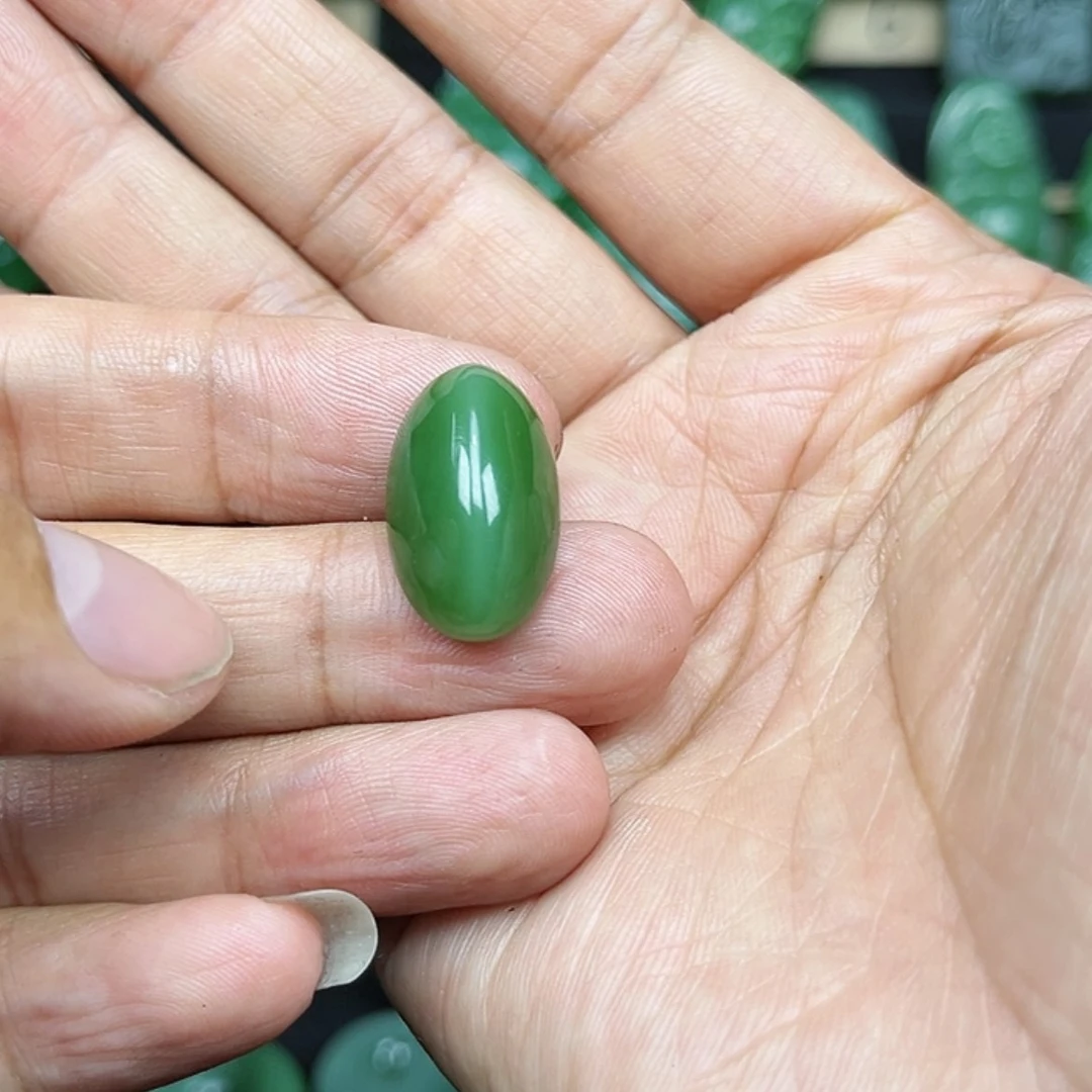 【闪购商品】和田玉(碧玉)颈饰未镶嵌函*