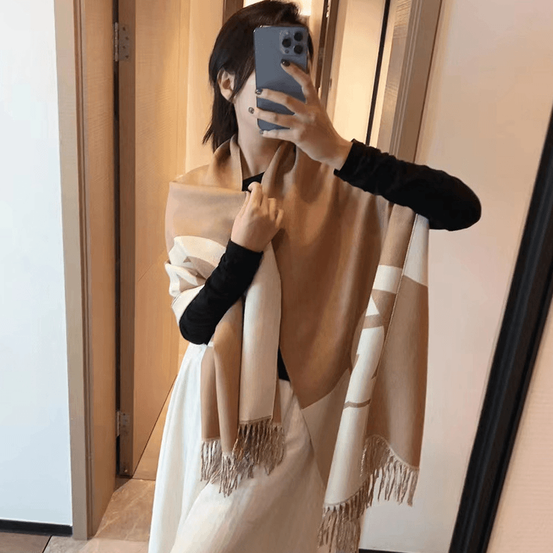 moss klue MOSSKLUE围巾女冬天轻奢高级感仿羊绒字母双面披肩两用保暖围脖