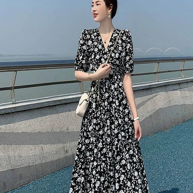 气质长裙夏季收腰中长款连衣裙裙子碎花高腰大码法式辣妈复古时尚