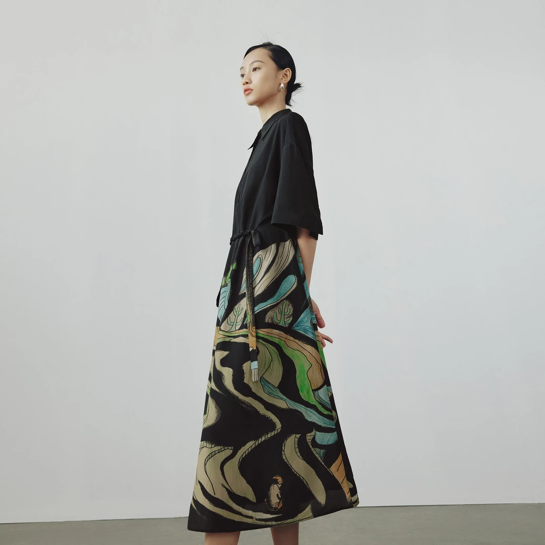 M.TSUBOMI/子苞米印花衬衫领短袖连衣裙春秋宽松抽绳中长款裙子