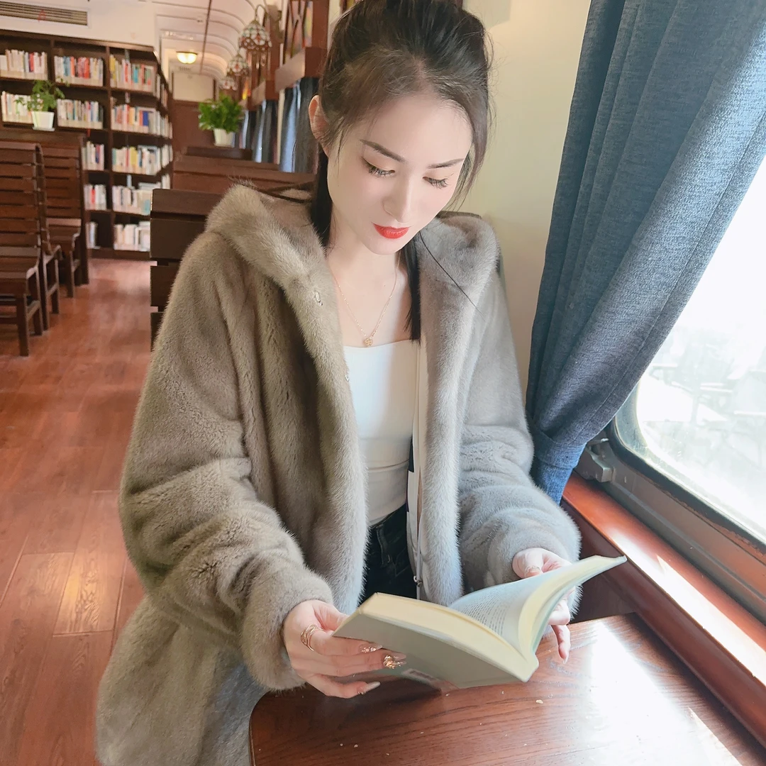 【貂蒂】 3032 新款海宁皮草天鹅绒紫金短二整貂连帽气质水貂外套