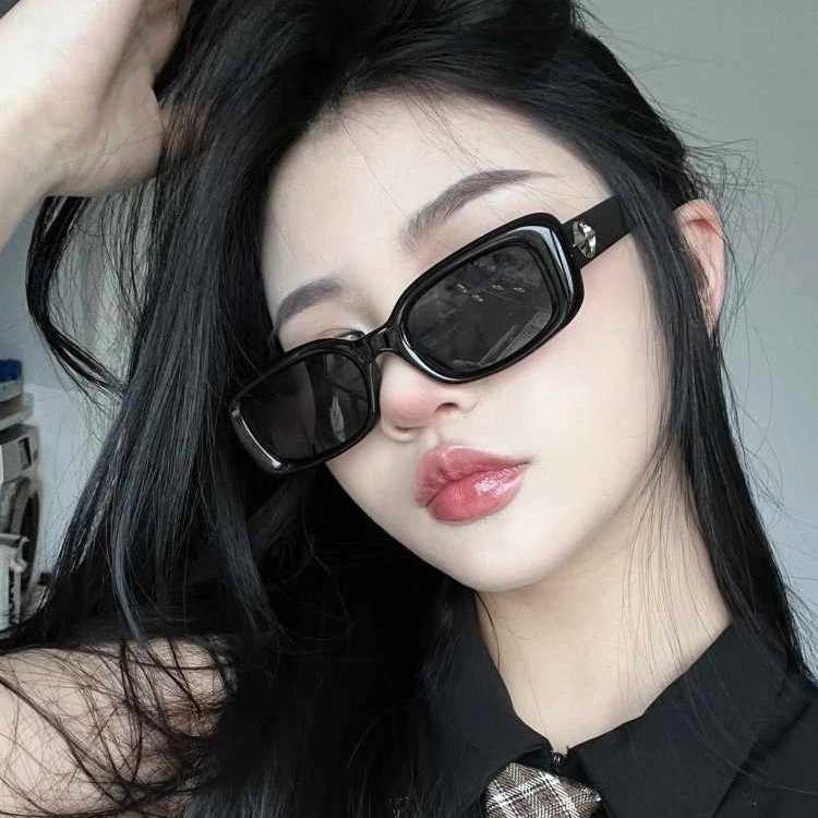 墨镜女方圆脸显瘦长方形黑色欧美辣妹高级感韩版太阳镜个性复古