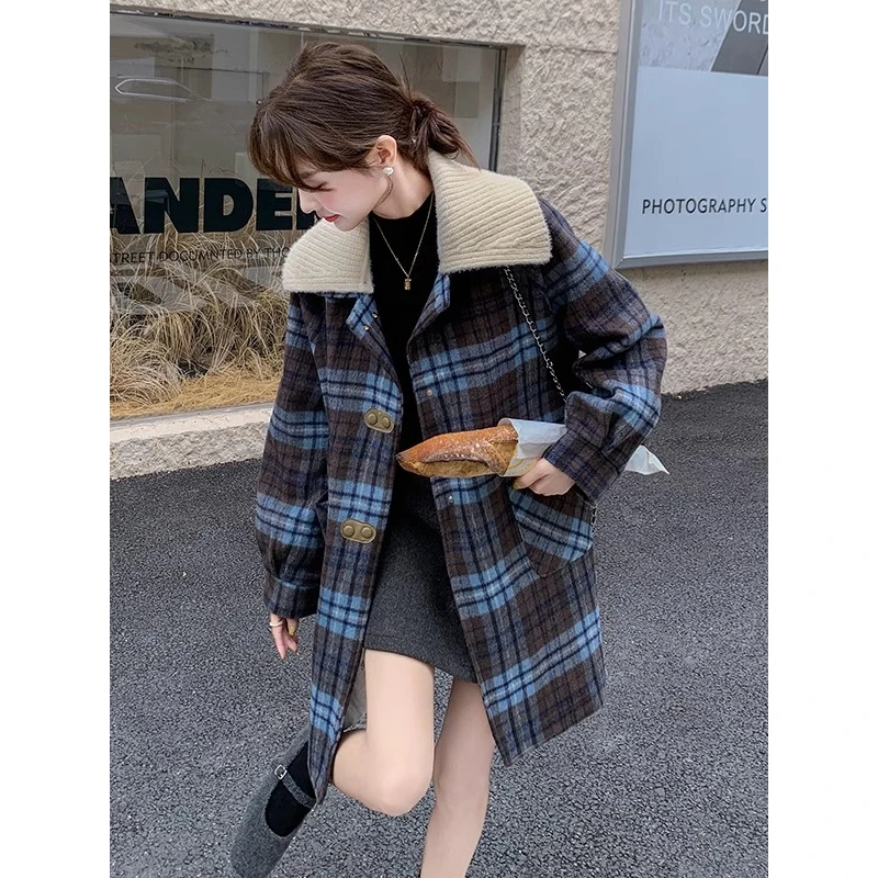 针织大翻领拼接蓝色格纹毛呢大衣女秋冬2024新款赫本风毛呢外套