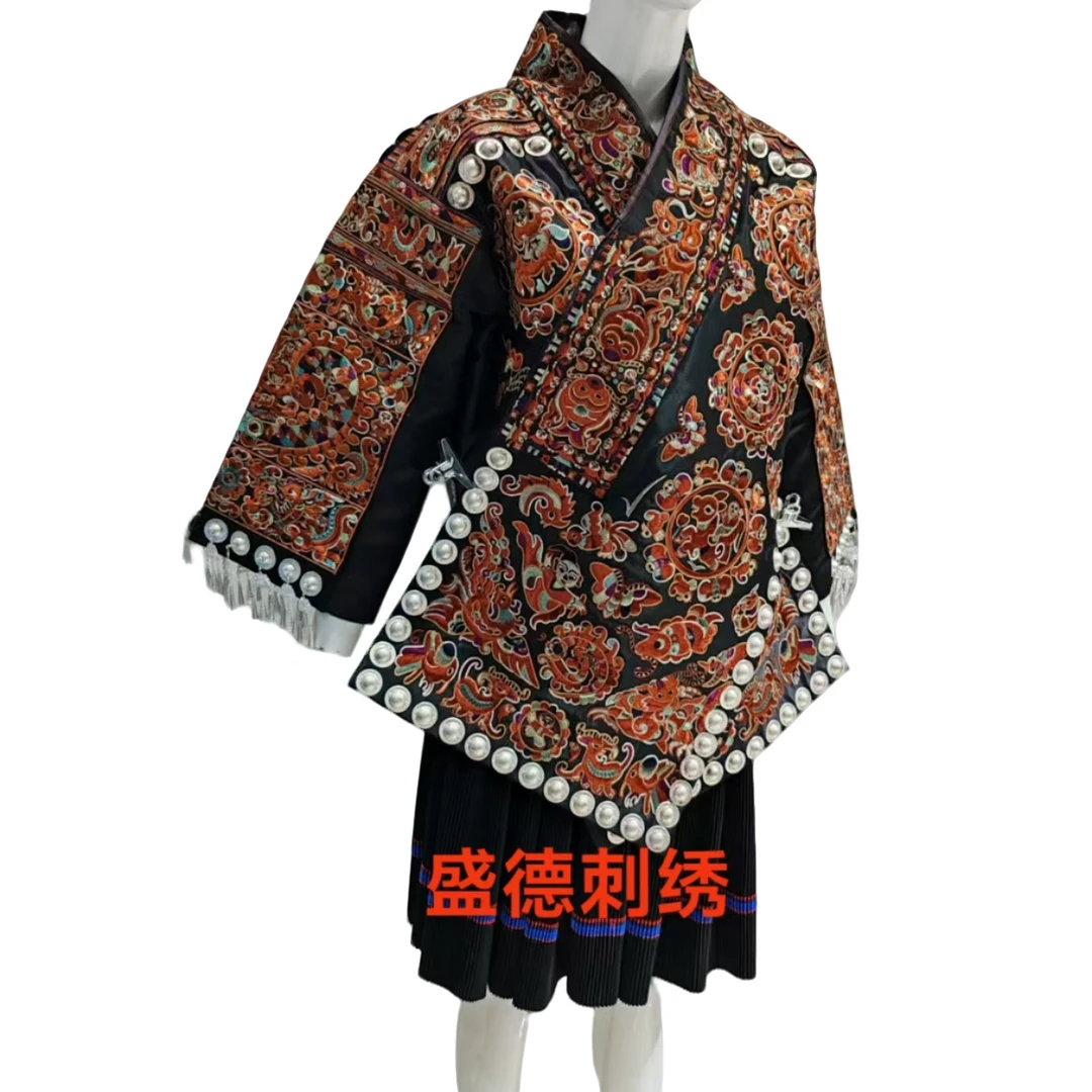 贵州少数民族重工破线绣复古刺绣经典气质女款服装网红时尚