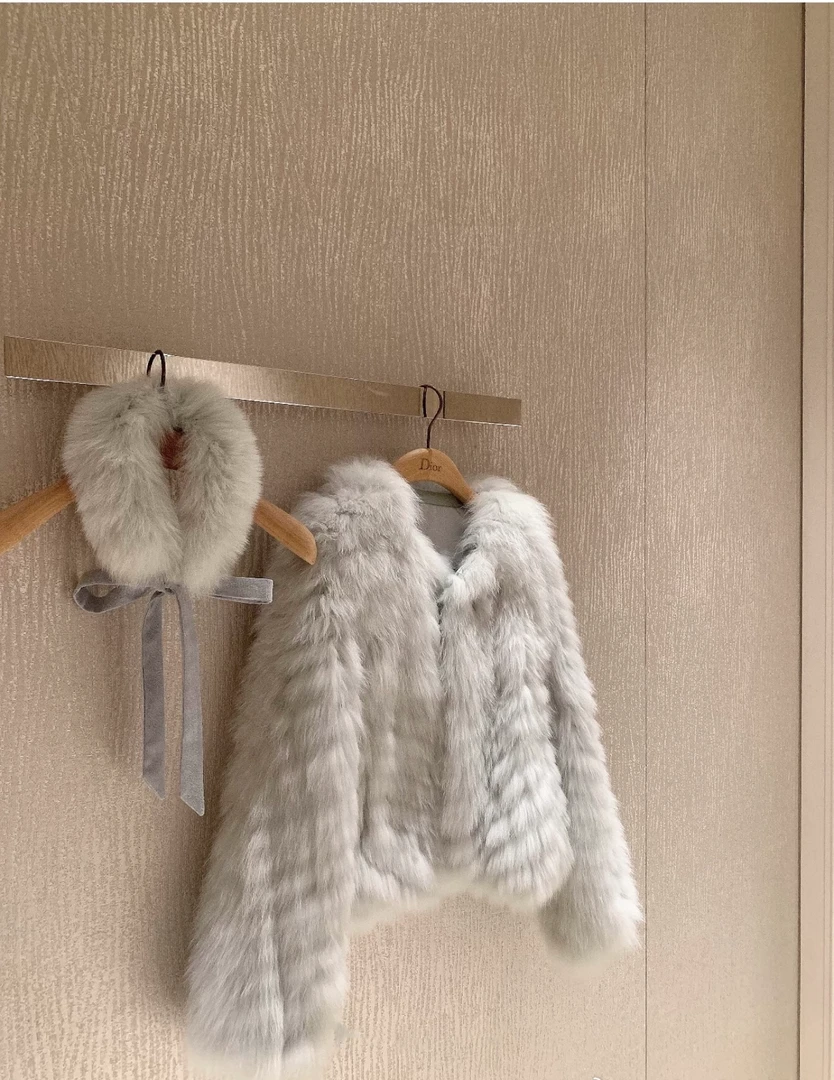 天鹅er 天鹅同款狐狸毛外套E24N3752