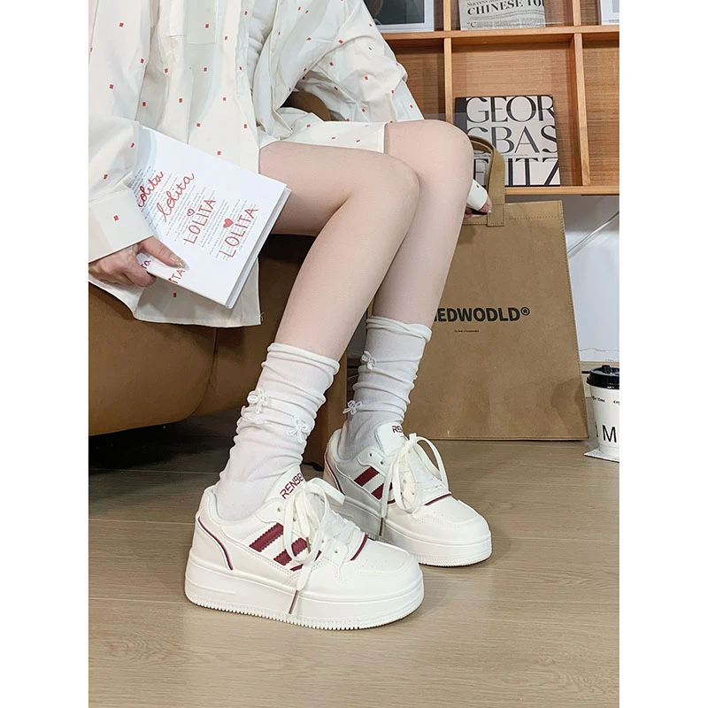 人本校园透气小白鞋女2024春秋新款厚底增高百搭小众休闲运动板鞋