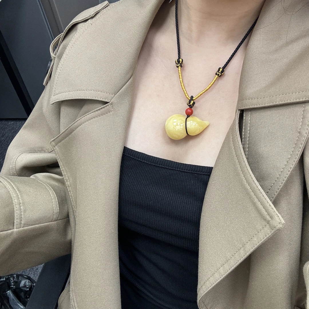 45.6*26.3mm微瑕· 小妖珠宝天然原矿琥珀蜜蜡