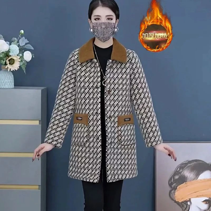 冬季新款加厚绒保暖中长版大衣格子中老年妈妈外套时尚洋气毛呢