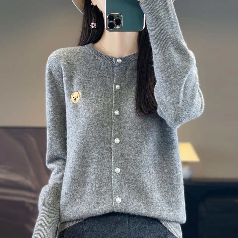 2024早秋新款刺绣小熊带扣针织开衫时尚百搭圆领秋季长袖547