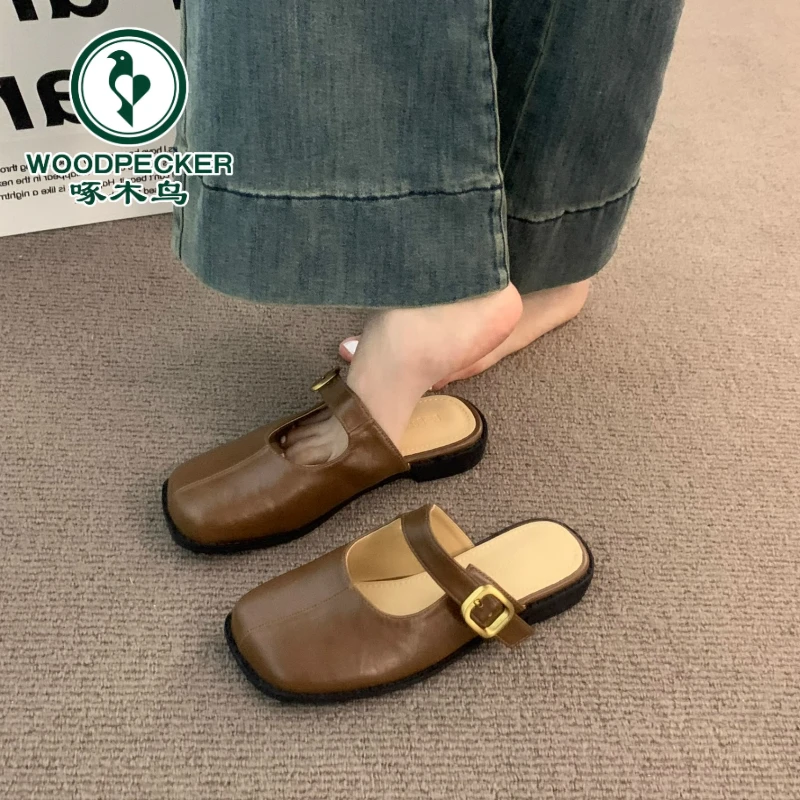 啄木鸟复古低跟包头半拖鞋女外穿2025年棕色粗跟懒人穆勒半托单鞋