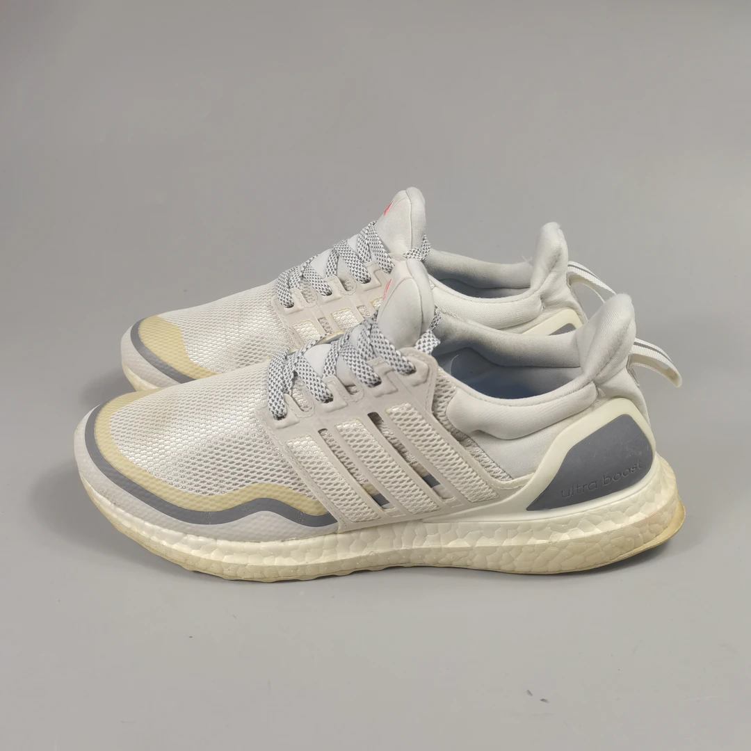 二手正品40码 阿迪达斯UltraBOOST Reflective跑步鞋 公价833