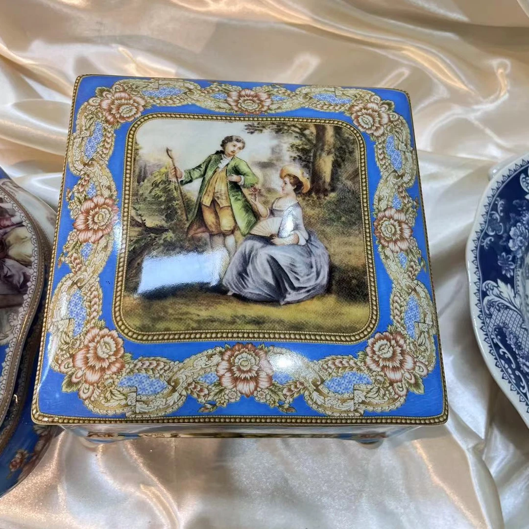 客来涌，cz 欧洲名画，首饰盒  蓝色系列 高脚 方 一等