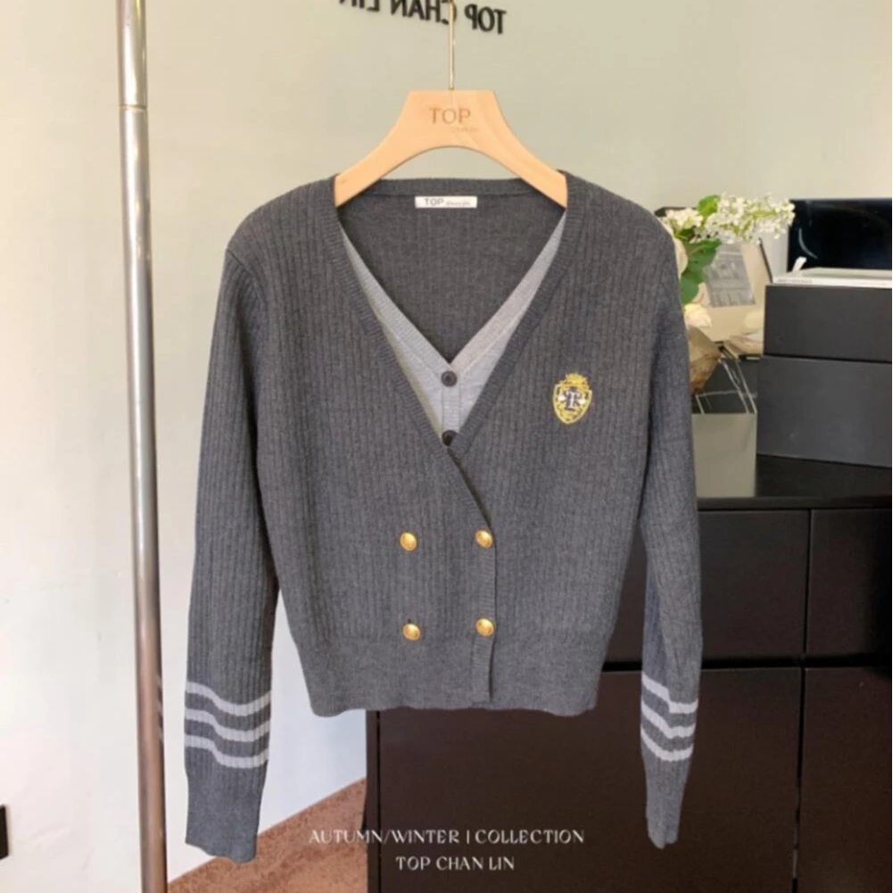 韩系刺绣双排扣V领学院风假两件针织开衫女2024秋季新款百搭上衣