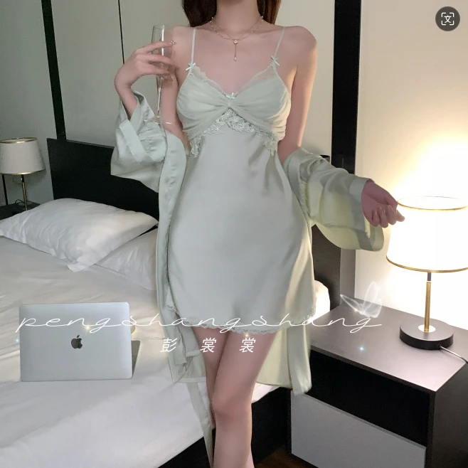 彭裳裳【青青子衿】高腰长款修身温柔风高腰长款修身温柔风高腰睡衣