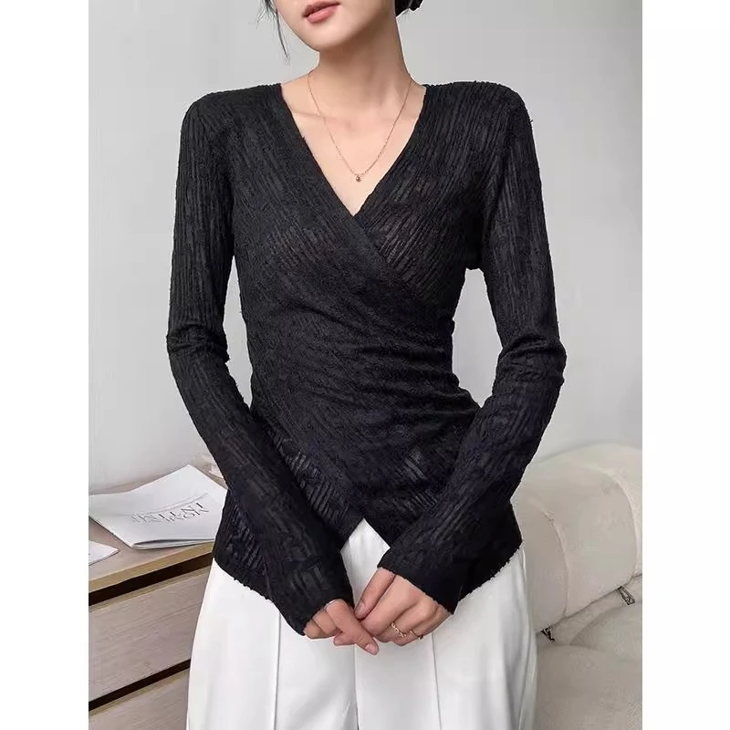 黑色交叉v领长袖打底衫女秋冬内搭可外穿设计感时尚上衣2024新款