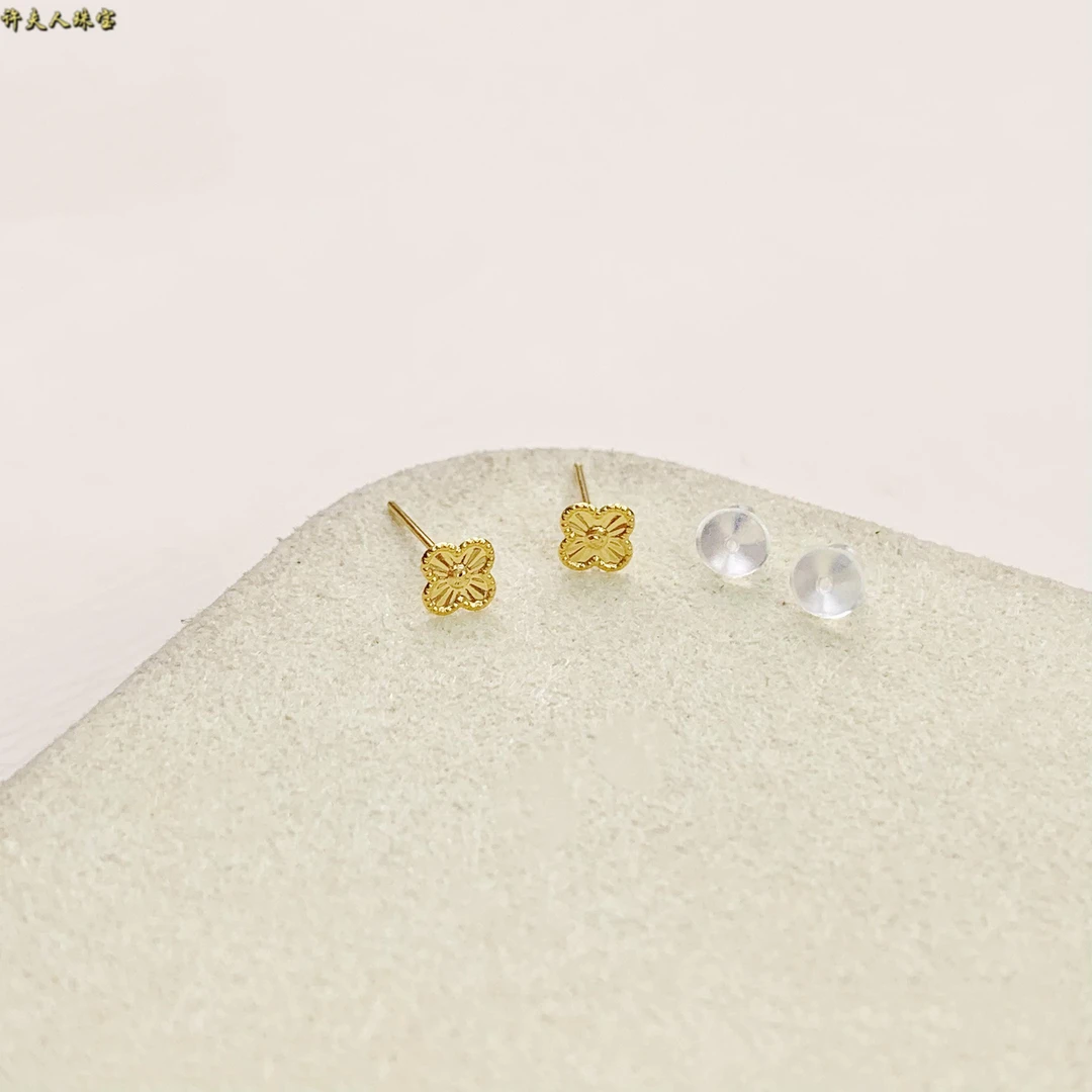 AU750 时尚百搭气质 四叶草耳钉 小巧养耳洞