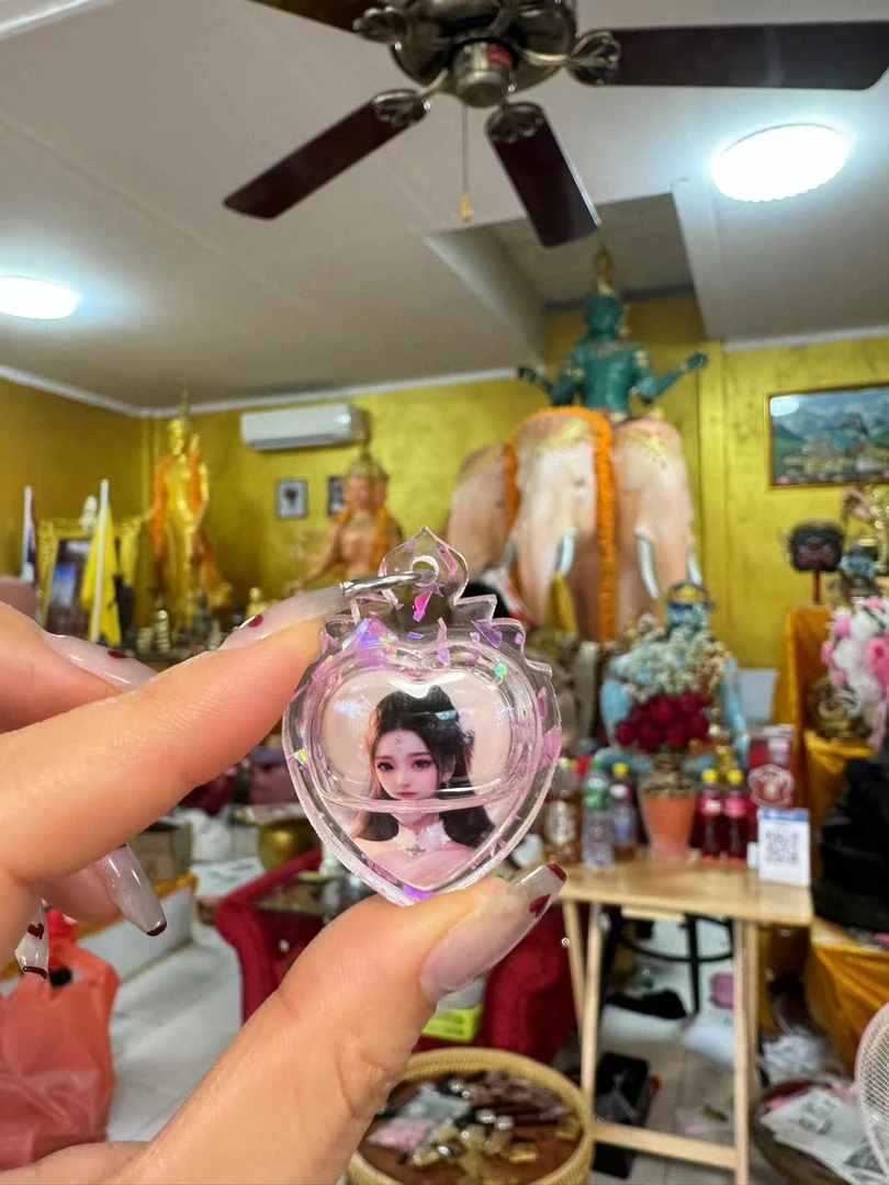 钛钢亚克力吊坠 可爱爱心姐姐吊坠