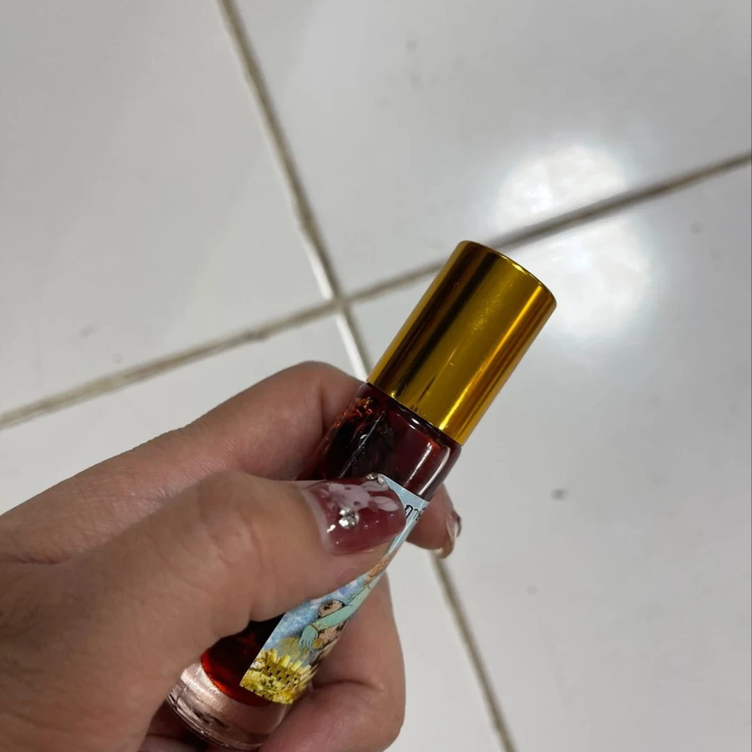 添眼少女巨人瓶装饰瓶