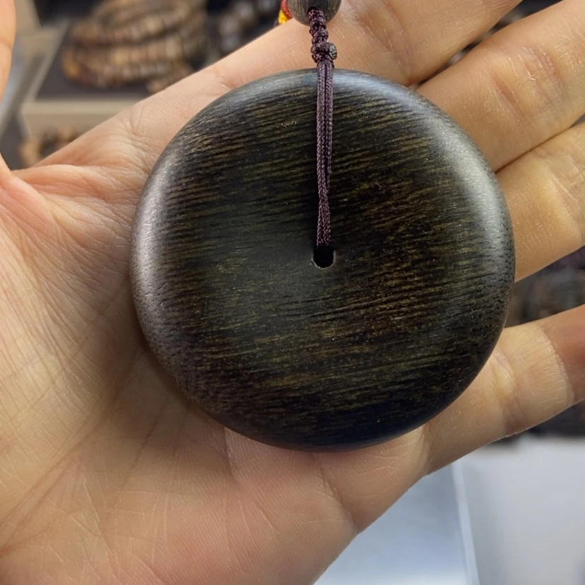 【闪购商品】沉香木吊坠炎*月越南白棋
