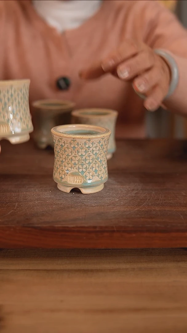 【闪购商品】红陶20CM以下10-28-142默认有瑕口4.5