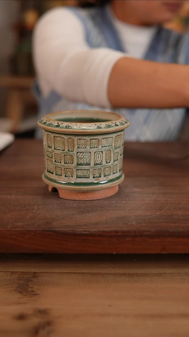 【闪购商品】红陶11-6-122默认微瑕口7.5