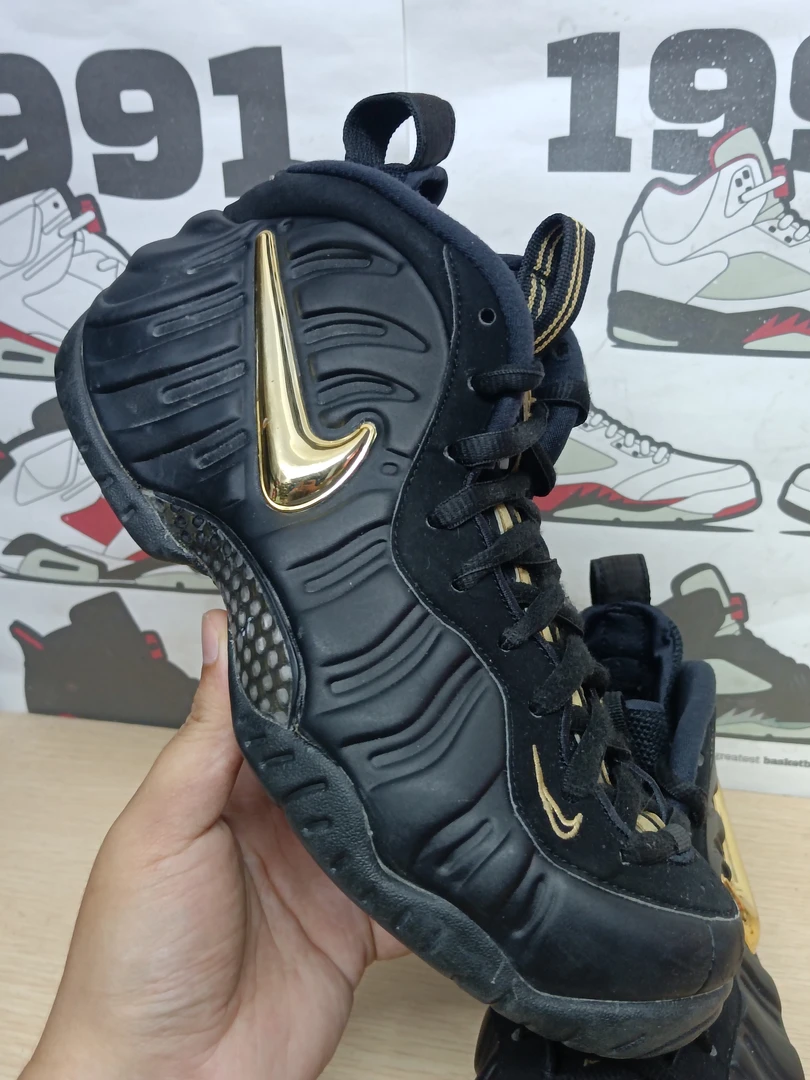 9新40.5码黑金喷泡板鞋休闲潮鞋foamposite pro/无原盒/公价2699