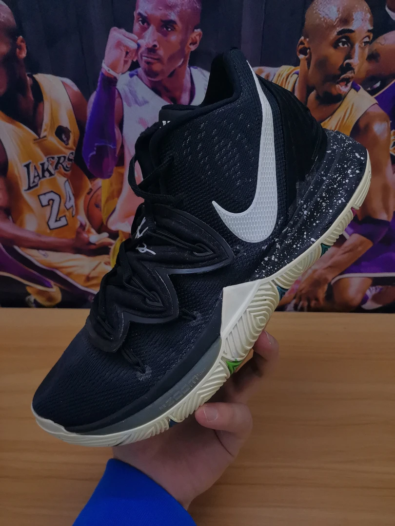 9新44码欧文5黑魔法实战篮球鞋/无原盒配件/公价1899