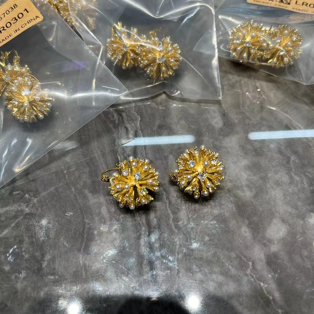 铜合金耳饰 0301 铜合金耳饰 金色中古微镶满锆珠珠球球耳环