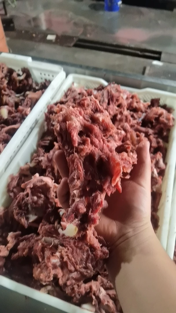 牛剔骨肉，牛脖骨肉，口感非常好，瘦肉。