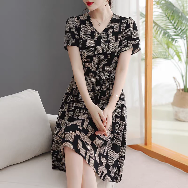 L120妈妈新款连衣裙气质40岁50妇女装夏季时尚V领显瘦裙子