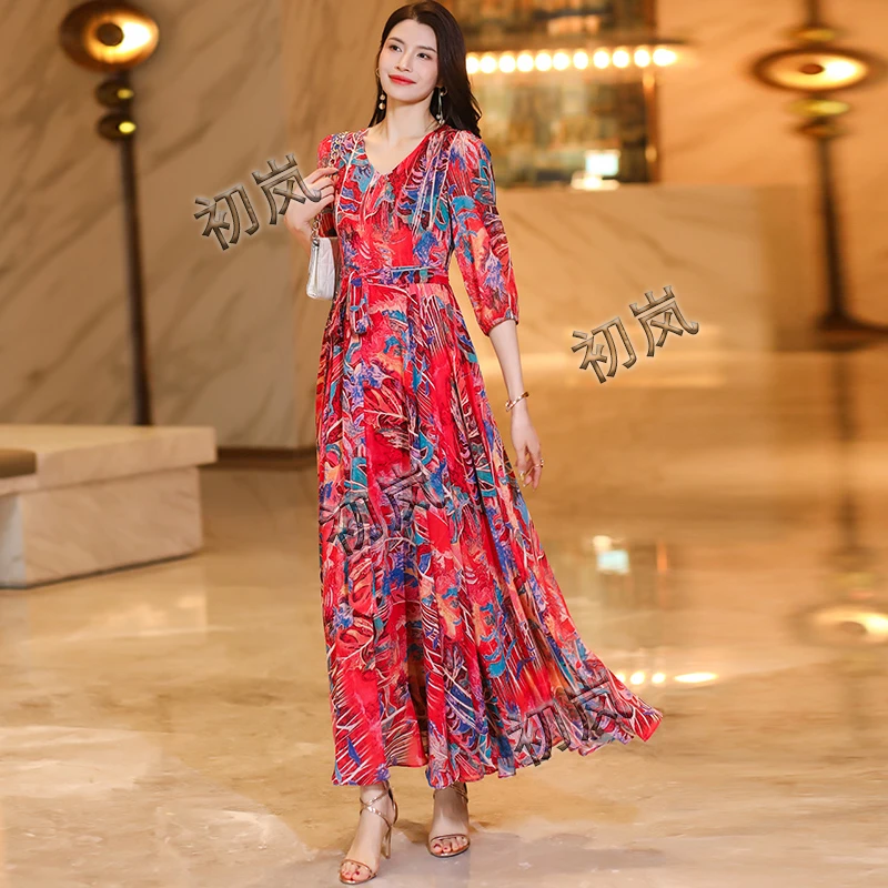 2025夏季新款五分袖印花连衣裙收腰显瘦气质时尚长裙妈妈款沙滩裙