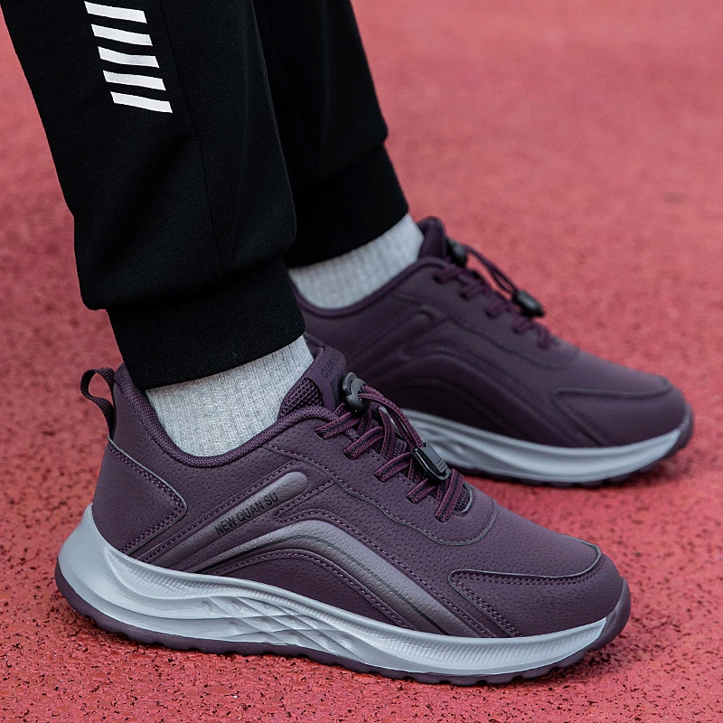 足力健防滑老人鞋女秋冬季新款防水防滑妈妈中老年舒适健步运动鞋