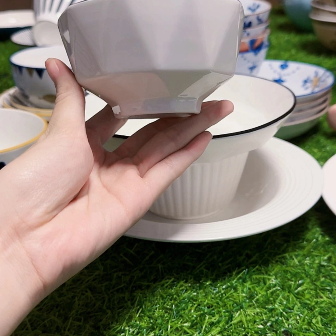 【闪购商品】瓷四点五英寸百合钻石米饭碗十个