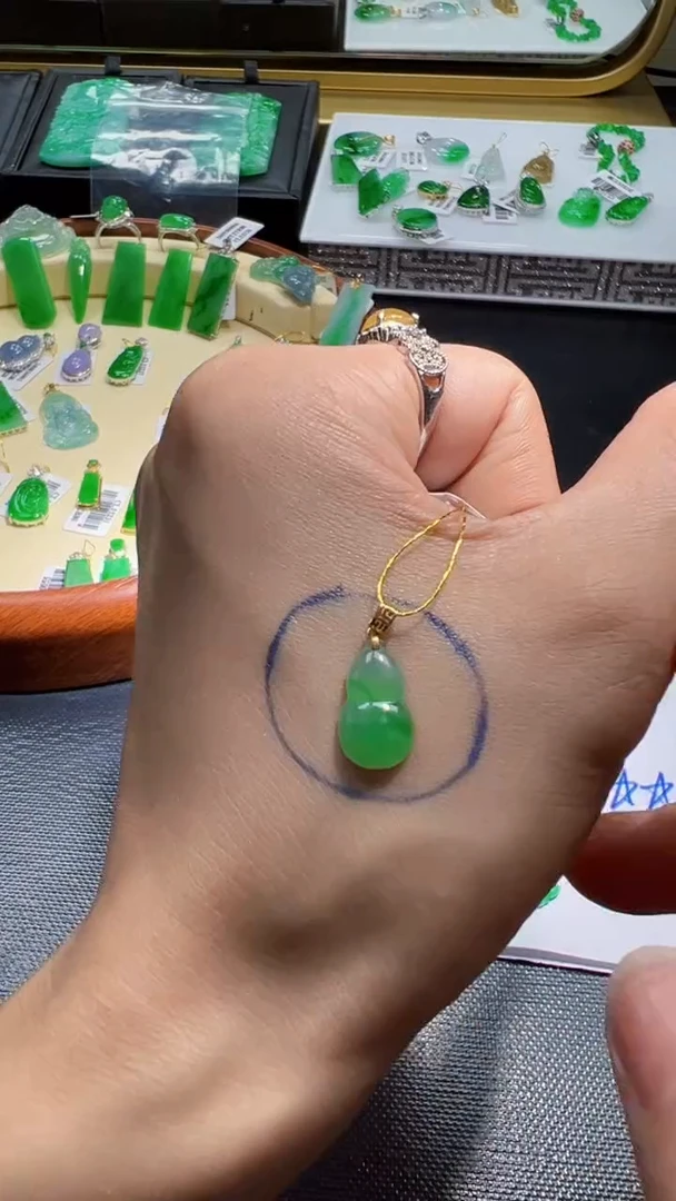 【闪购商品】翡翠挂件18K金镶嵌我