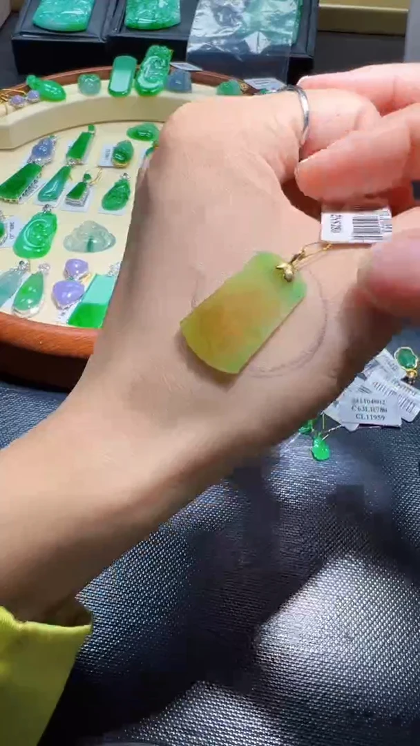 【闪购商品】翡翠挂件18K金镶嵌我