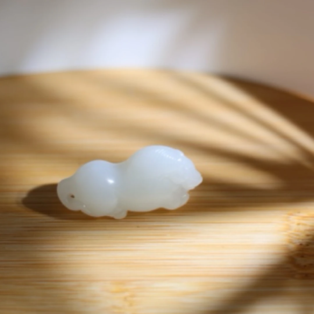 天然和田玉白玉山料马10.8克