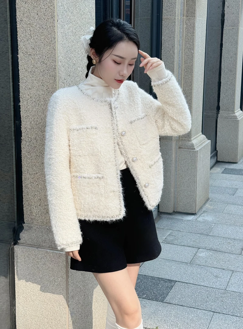 恩比时短款小香外套奶糯版