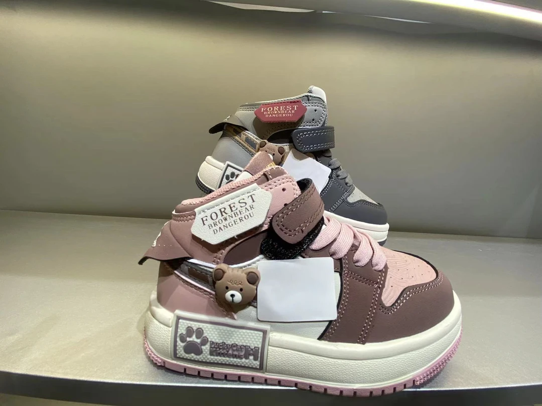 童鞋秋季新款儿童防滑高帮板鞋中大童防水皮面运动鞋  6822