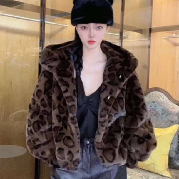 皮毛一体时尚百搭气质洋气冬季网红宽松短款带帽外套咖色豹纹毛毛