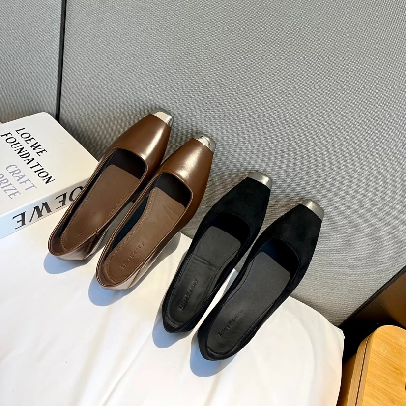 M1866-3精致女孩～气质银色金属头软底法式黑色百搭平底方头单鞋