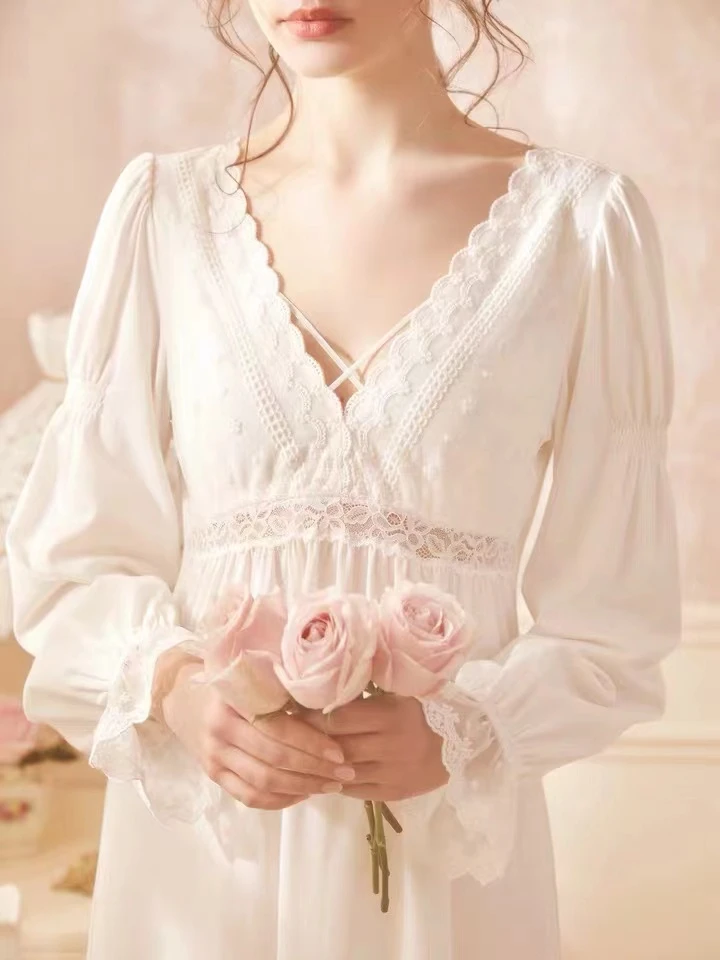 法式氛围复古气质长款睡裙公主风秋季长袖蕾丝